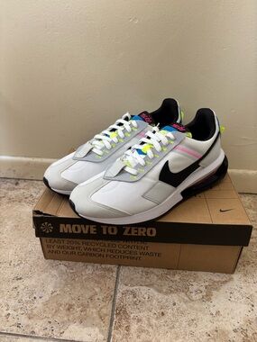 Nike Air Max Men's Pre-Day White Pure Platinum Volt Sneakers DZ4399-100 Size 11